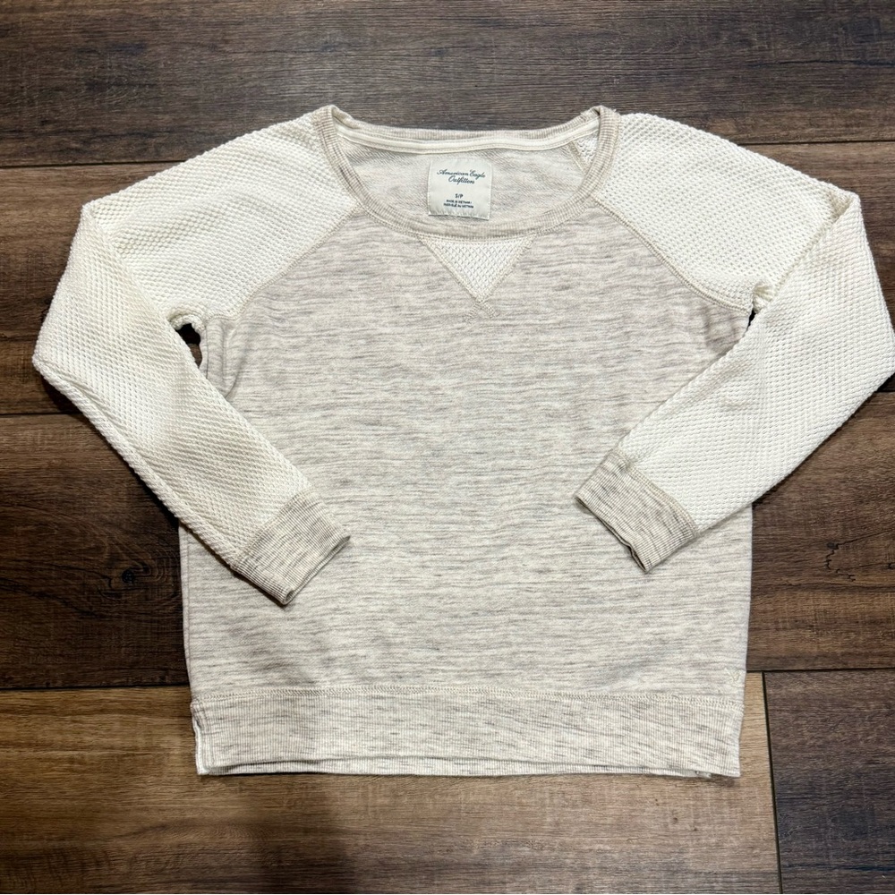 American Eagle Heathered Gray Crewneck Sweater